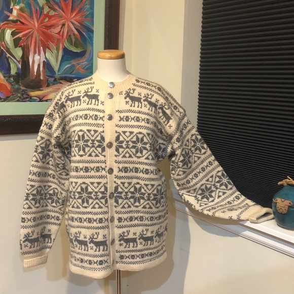 Norwegian Hand Knit Sweater / Norwegian Wool with Reindeer and Snowflake  - XL - Picture 9 of 11